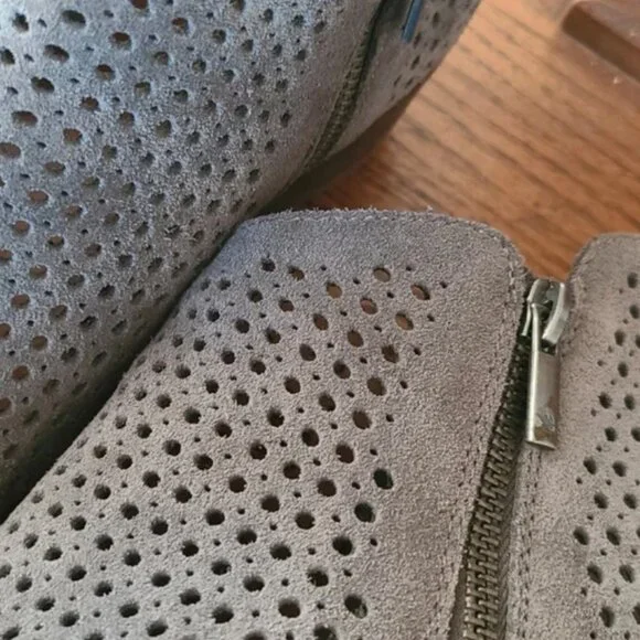 LUCKY BRAND Grey Suede Perforated Walwyn Ankle Booties 8.5 comfy - Picture 6 of 7